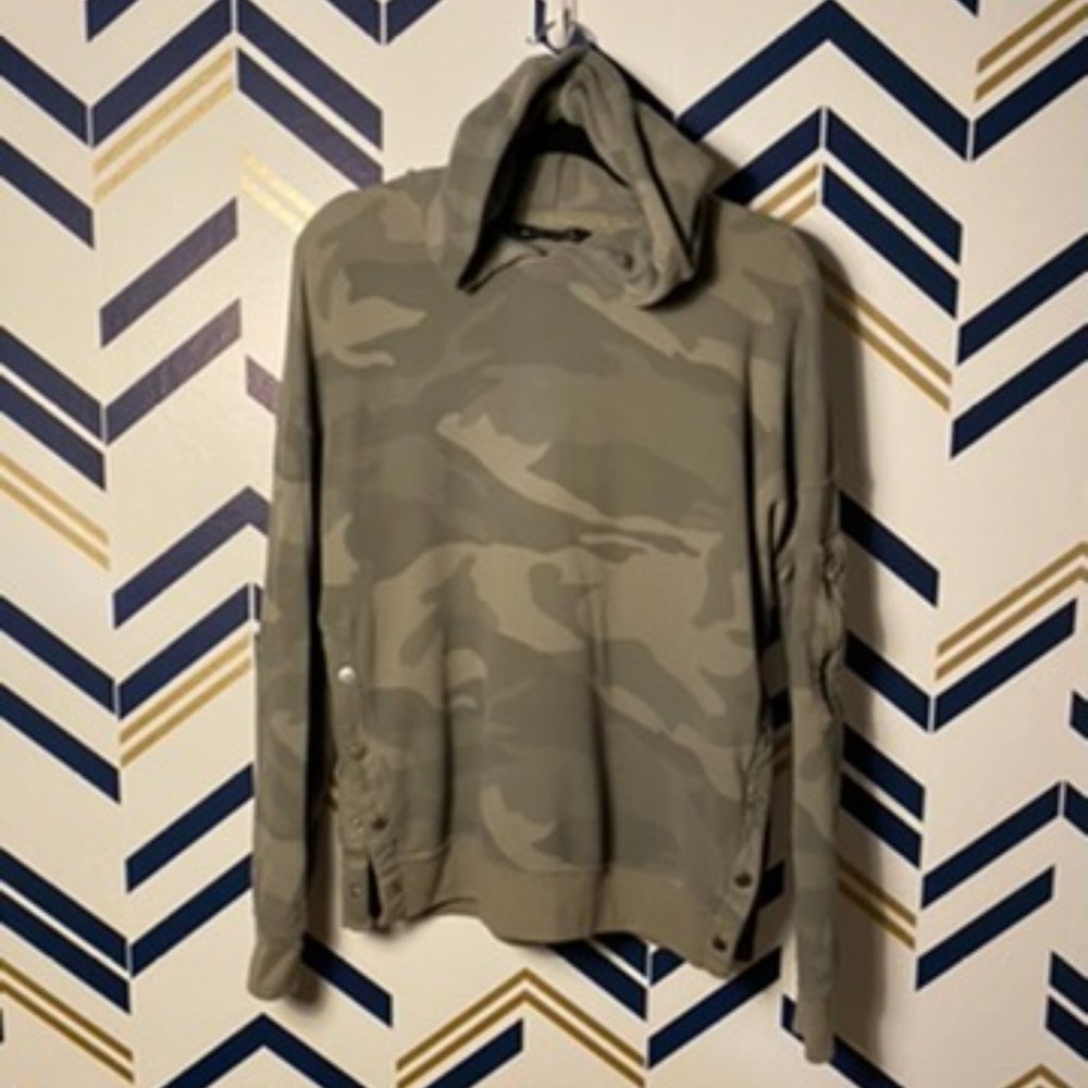 Abercrombie camo hoodie